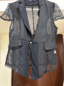 “Scullers” Pretty Weightless Blazer