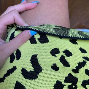 zara knit mini skirt 💛
