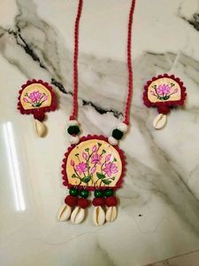 Handmade Handart S Design Necklace with Earrings