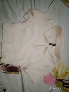H&amp;M ZIP COLLARED CROP TOP
