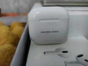 Apple AirPods (2nd Generation)