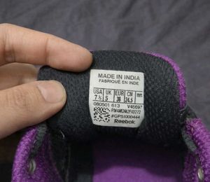 Original Reebok Aztrec 3 Running Shoe Unused