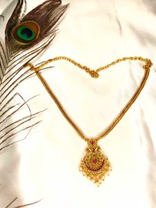 Elegant Gold-Tone Necklace