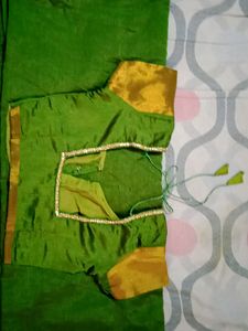 Prise Drop Sale😍Blouse With Saree 😍