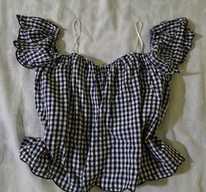 Gingham-style Off-shoulder Top🖤