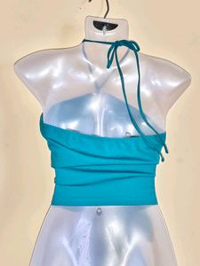 🆕 Piece Size S/M Teal Halter Tie Top