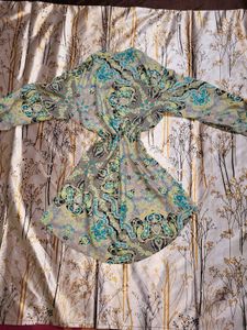 Trendy Top For Women 🎀