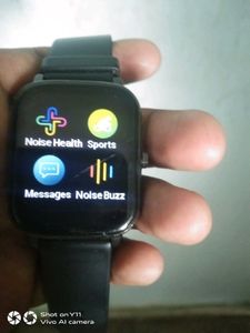 Noise Vivid Call SMARTWATCH