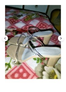 2 ya 3 time used heels