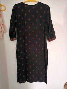 Elegant Black Embroidered Kurta