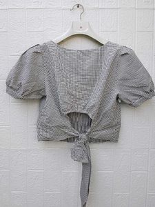 New with tag Pinterest Gingham Puff Sleeve Top