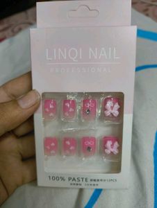 LINQI Pink Press-On Nails