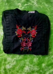 Women Black Kurta( Used Dress )