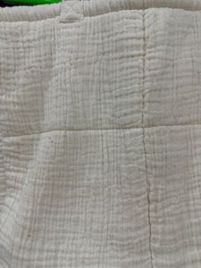 akiiko beige Tote Bag