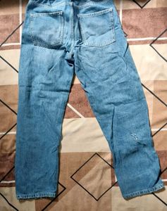 Light Wash Relaxed Fit Jeans