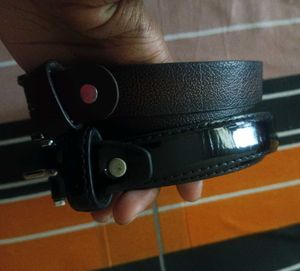 Glossy Black &amp; Textured Brownish Belt