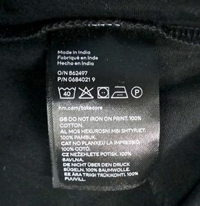 H&amp;M Black Graphic T-Shirt