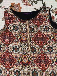 Patterned Sleeveless Blouse