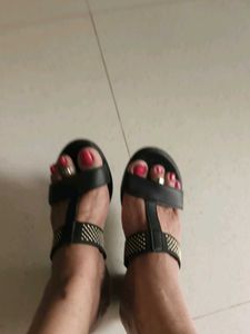 Embellished, Sleek Stylish Pair Of Smart 👠!