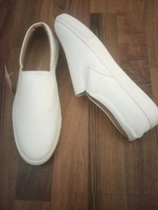 White Dressberry Casual Shoes