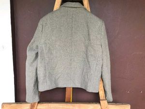 Cropped Blazer.