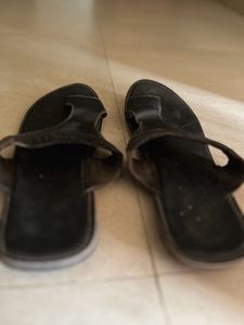 Red Tape slip-on round toe Flip Flops