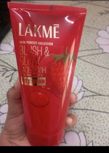 Lakme Blush & Glow Face Wash