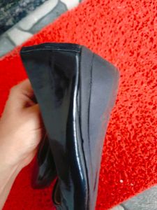 Chic Black Ballerinas