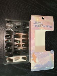 Mumuso Press-On Nails (Dreamland Collection) – 30