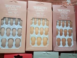 professional reusable pop-on nails