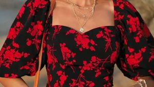 Floral Print Sweetheart Top