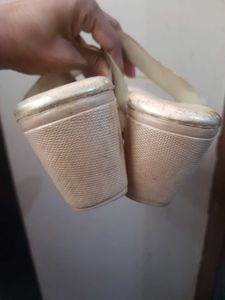 Used Women&#39;s Flip Flops
