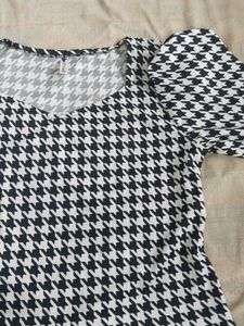 Houndstooth Puff Sleeve Top