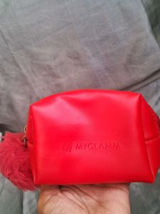 Myglamm Coins Pouch With Pompom