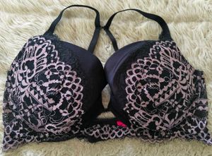 ✨La Senza Beyond Sexy Classic Plunge Bra✨