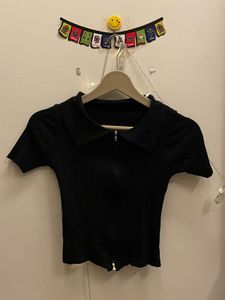 Black Zipper Top 🤗