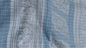 Elegant Grey Handweaved Cotton Saree