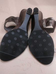Original Mochi Women&#39;s Footwear