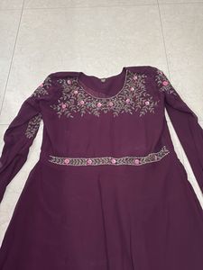 long sleeves gown with choker