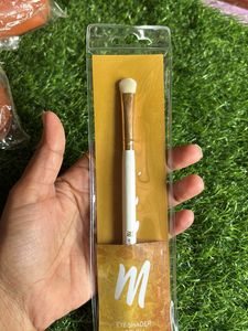 Myglamm Eyeshader Brush