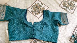 Elegant Dark Green Saree With Blouse(like New)