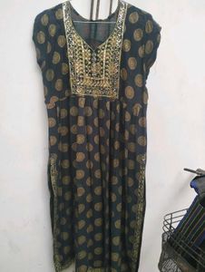 Elegant dark green kurti & grey white pant
