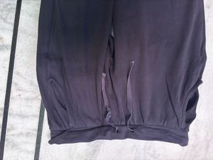 Capri Length Black Pyjama For Women