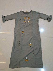Elegant Embroidered Kurti