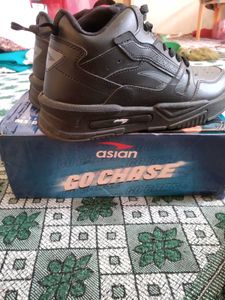 Asian Black High-Top Sneakers
