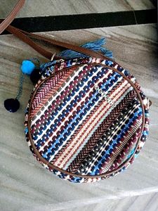 Trendy Women&#39;s Multicolor Slingbag
