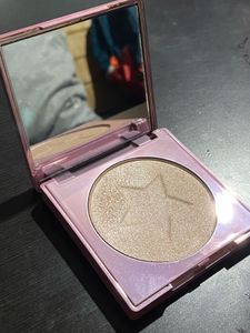 ✨ Revolution Bling Highlighter ✨