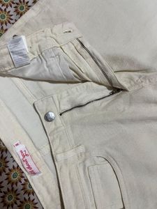 white jeans never worn