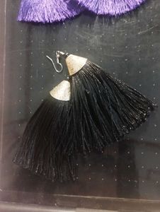 Set of 2 tassel earrings