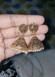 Elegant golden Jhumka Earrings ✨👌🏻💕